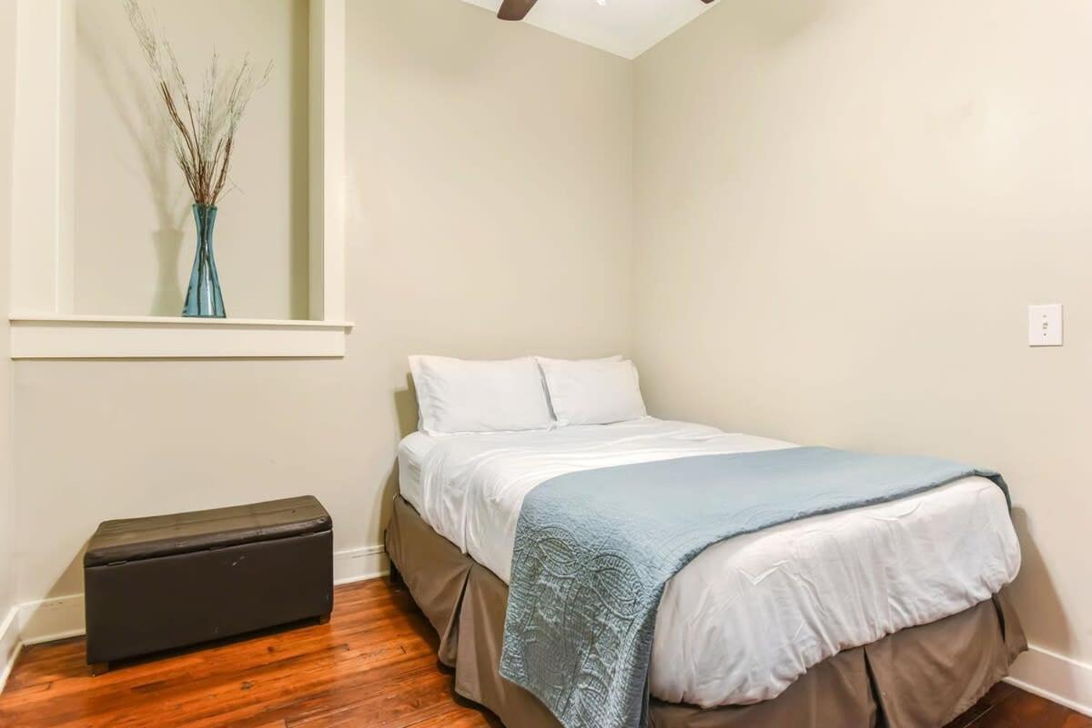E Bay St Loft By City Market And River Street Savannah Esterno foto